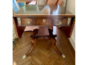 Exceptional Mahogany Banded Inlay Drop Leaf Table Expandable, Delivery Available