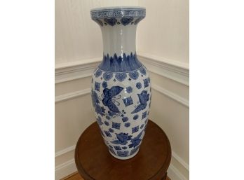 COVETED EXTRA LARGE 24' TALL BLUE & WHITE BUTTERFLY CHINESE VASE MINT CONDITION