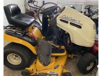 CUB CADET SERIES 1000 RIDING LAWN MOWER WORKS GREAT - Delivery Available