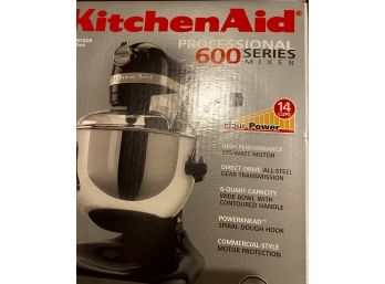 NEVER USED KITCHEN AID PROFESSIONAL 600 MIXER THE PERFECT WEDDING GIFT!!!