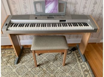 YAMAHA PIANO MODEL DGX-500 88 KEY PRO PORTABLE GRAND PAIANO WITH BENCH MINT CONDITION - Delivery Available