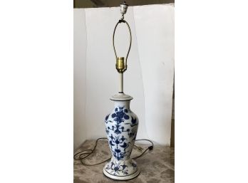 Chinoserie Blue & White Porcelain Table Lamp