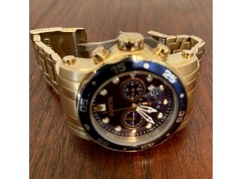 Magnificent Invicta Big Mens Gold Watch Wristwatch