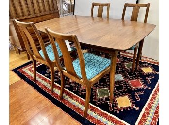Mid Century Modern Dining Table & 4 Matching Chairs Newly Upholstered In Herman Miller Fabric