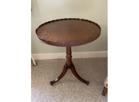 Antique Mahogany Pedestal Table With Scalloped Edging