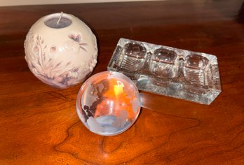 Desktop Decorations And Paperweights