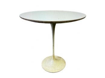 Eero Saarinen For Knoll White Laminate Tulip Side Table