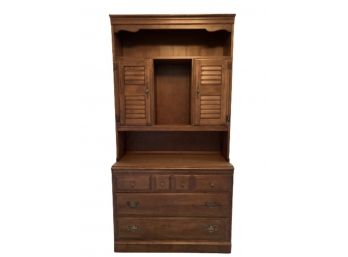 Heywood-Wakefield Colonial Style Dresser With Storage/display Top