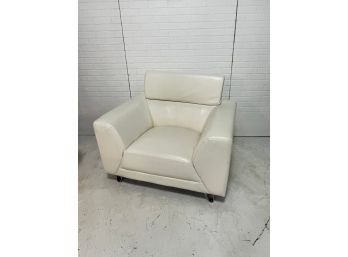 Modern Soft White Leatherette Club Chair With Adjustable Headrest