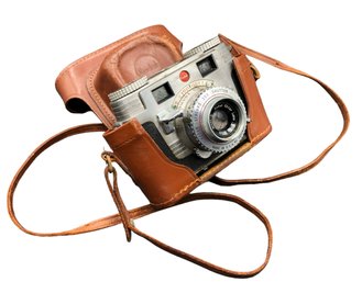 CA001 KODAK SYNCHRO 300 SHUTTER CAMERA WITH BROWN LEATHER CASE