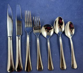 Reed And Barton Woodrow Flatware Set - 94 Pieces
