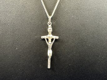 Sterling Silver Necklace With Crucifix, 20'