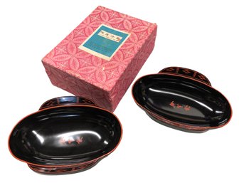 Boxed Pair Of Asian Lacquered Dishes In Black And Red