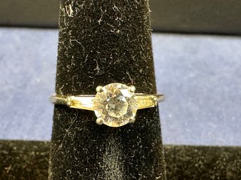 14K White Gold Ring With Diamond Simulant, 7.25