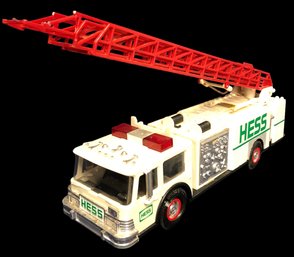 HESS Lot 6: 1989 Toy Fire Truck With Ladder