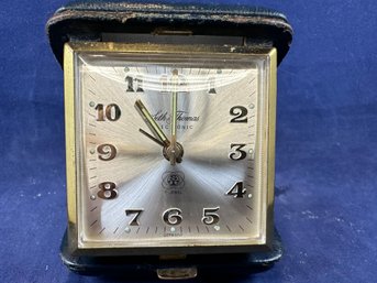 Vintage Seth Thomas 7 Jewel Electronic Portable Alarm Clock In Leather Case