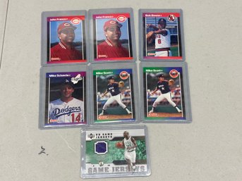 Baseball Cards In Plastic Covers - Lot 1