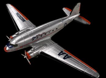 American Airplane Airplane DC-3 Douglas 'The Flagship' Assembled- No Stand