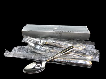 MIKASA  Trapunto D'oro Silver/Gold Five-piece Silverware