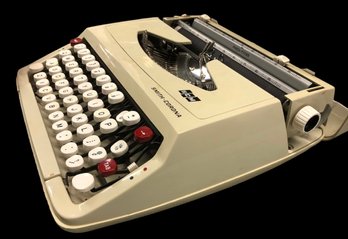 Vintage SCM Smith Corona Typewriter With Original Carry Case