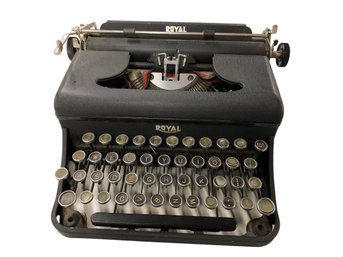 Collectible Vintage Royal Typewriter