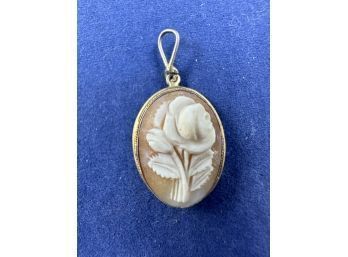 Carved Floral Cameo Pendant, Gold Tone