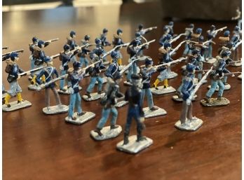 Civil War Metal Military Figurines, Suited For Display Only, 118 Pieces