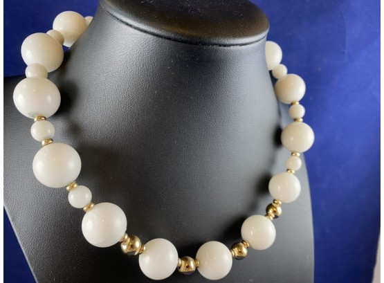 14K Yellow Gold Clasp, 16 Mm Polished White Jade? Beads With Gold Accents Necklace, 16'