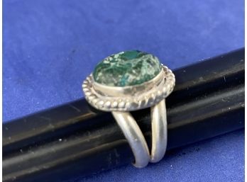 Sterling Silver And Green Stone Oval Ring With Roping, Size 7