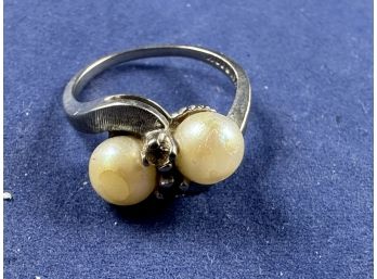 10K White Gold And Pearl Ring, Size 7