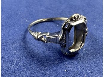 14K White Gold Ring Vintage Setting- No Stone, Size 7