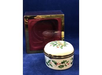 Lenox Trinket Box Holly & Red Berries Hinged Gold Trim Holiday Christmas