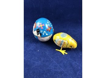 Metal Egg  With Pecking Chicken - Missing Key