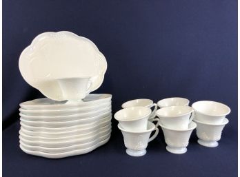 11 Sets Of Vintage (?) Milk Glass Luncheon Snack Plates And Cups