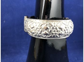 Low Grade Silver Primitive Clasp Bracelet With Hinge, Pretty Floral Design