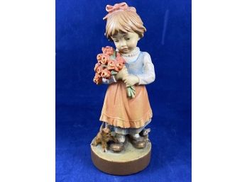 Vintage Arni Style Oberammergau Carved Wood Figurine Of Little Girl, Cut Roses And Cat And Mouse