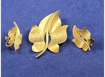 Vintage Leaf Twist On Earrings And Matching Pin Brooch, Van Dell 12K GF