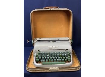 Vintage Retro Remington Quiet-Riter Eleven Typewriter