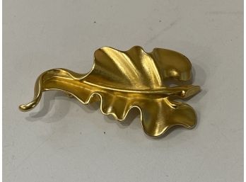Ezra Pearl Vintage Pin Brooch
