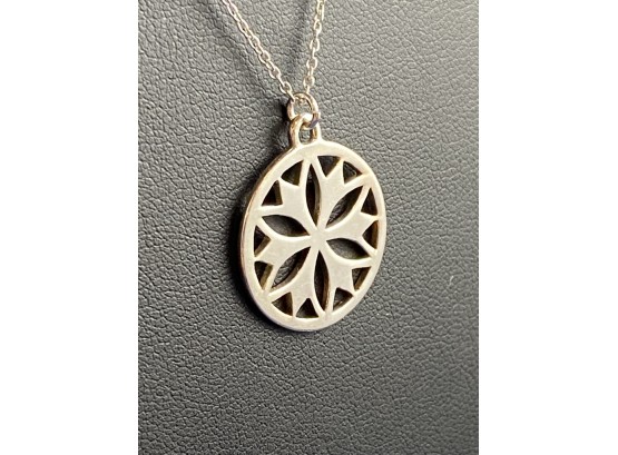 Sterling Silver Necklace With Pendant, 17'