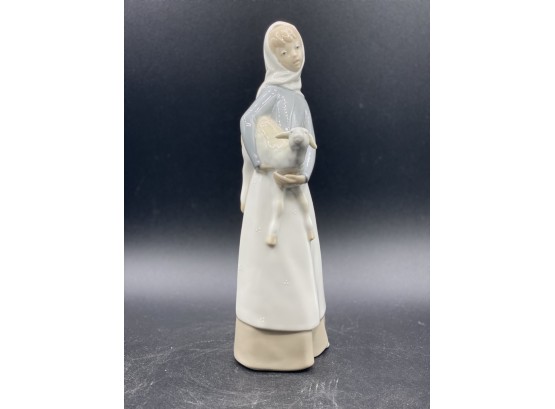 LLadro Figurine Girl With Lamb #4584 - 11'