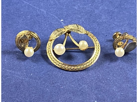 Heisey Vintage 12K Gold Filled & Pearlt Twist Back Earrings And Matching Pin Brooch