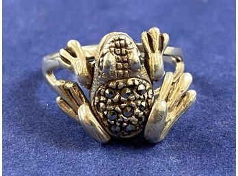 Sterling SIlver Marcasite Frog Ring With Movement, Size 6