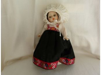Madame Alexander Doll - Norway Doll From International Collection: Friends From Foreign Countries
