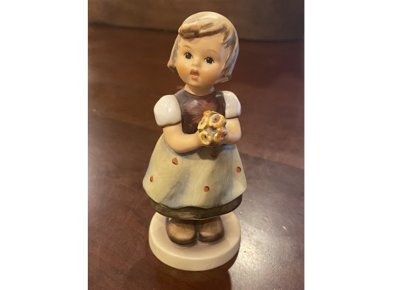 Hummel Goebel Figurine 257 'For Mother' 1963
