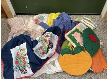 Vintage Collection Aprons & Vegetable Shaped Pot Holders - Very Cute