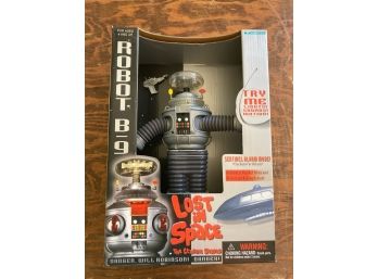 Toy Robot - 1998 Trendmasters - Lost In Space The Classic Series 7 Robot B9 MIB.