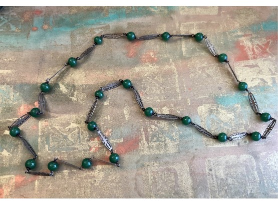 WILL SHIP - Beautiful Vintage Green Glass Bead Necklace
