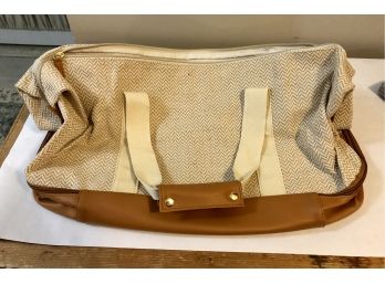 DSW New Tan Chevron Beach Bag Or Travel Tote - Great For Summer!