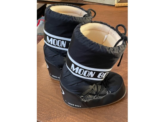Womens Vintage Black Moon Boots - Ski Or Snow Boots - EU Size 42-44/ US Size 9-10 - Will Ship!